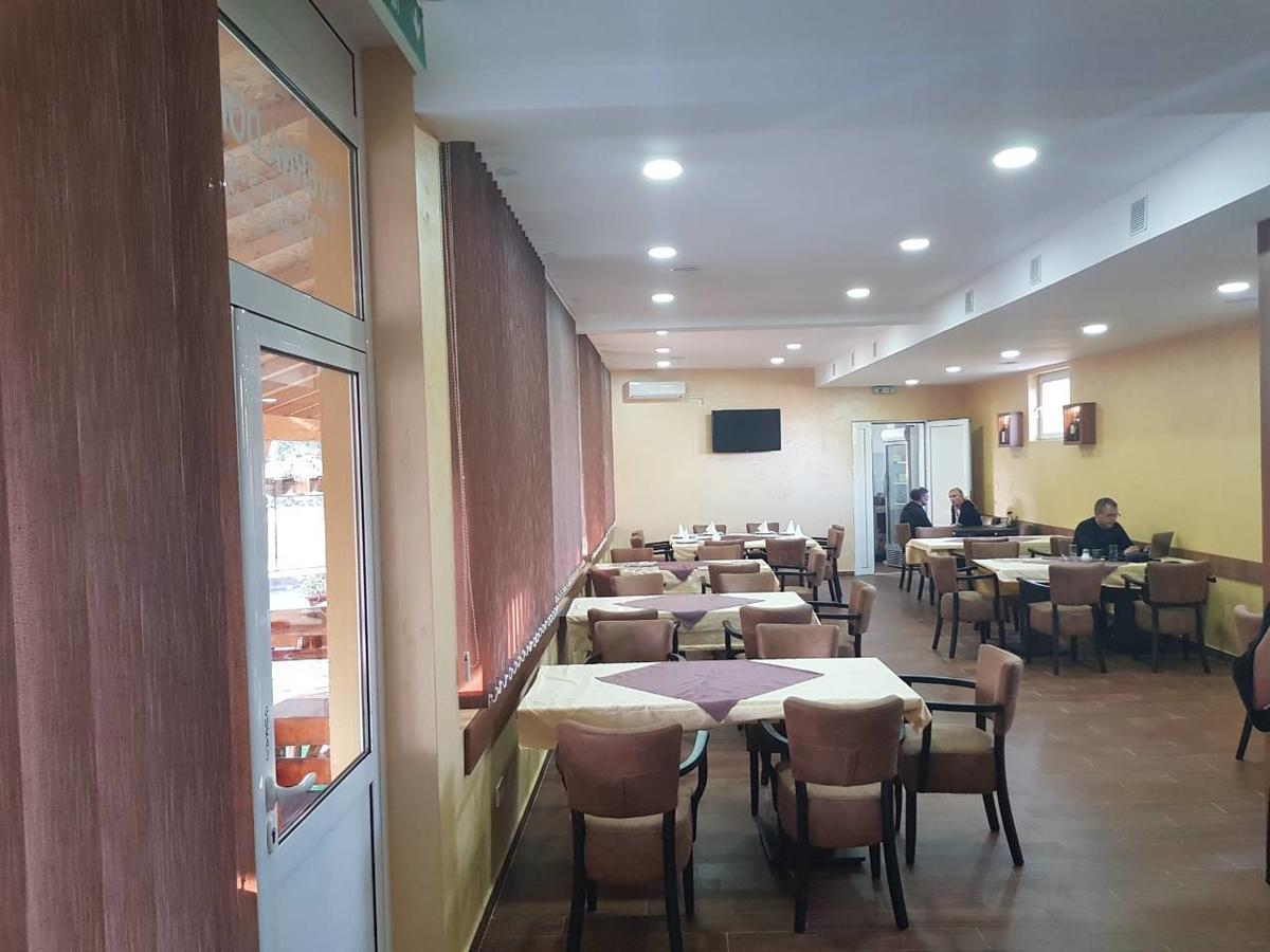 Di Camera Uno Beograd Bagian luar foto