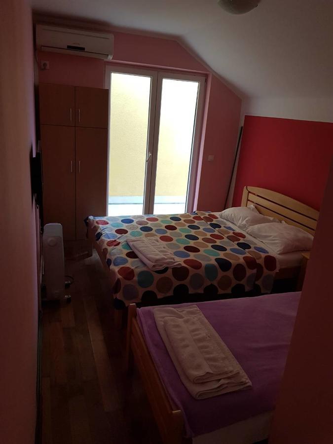 Di Camera Uno Beograd Bagian luar foto
