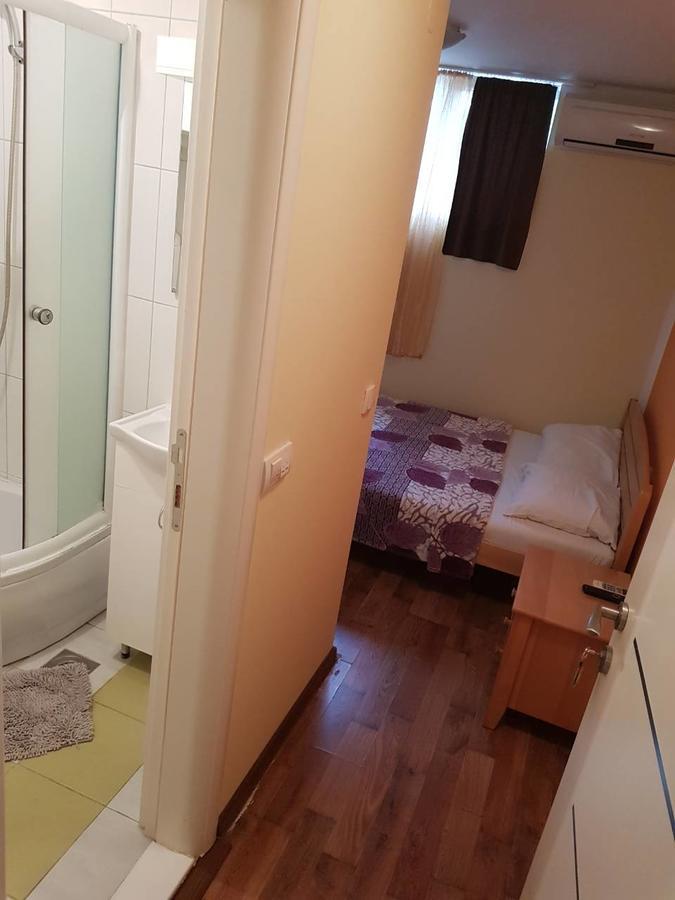 Di Camera Uno Beograd Bagian luar foto